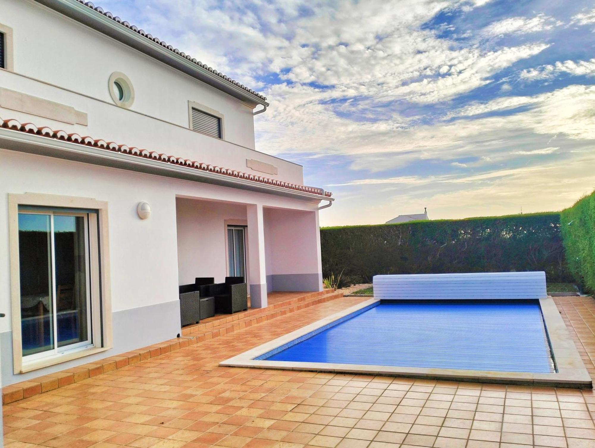 Villa Andorinha With Private Pool In A Quiet Area อัลเจซูร์ ภายนอก รูปภาพ